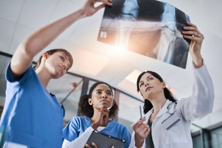 Radiologia aposenta com quantos anos? Entenda as regras de aposentadoria