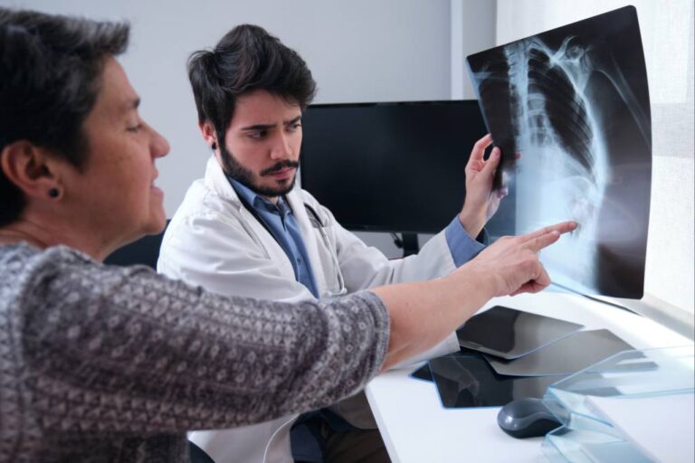 Radiologia aposenta com quantos anos? Entenda as regras de aposentadoria