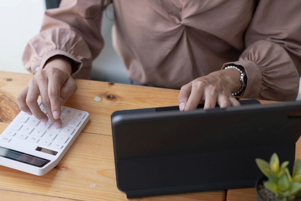 Processo de preenchimento e cálculo do Guia da Previdência Social para contribuintes.