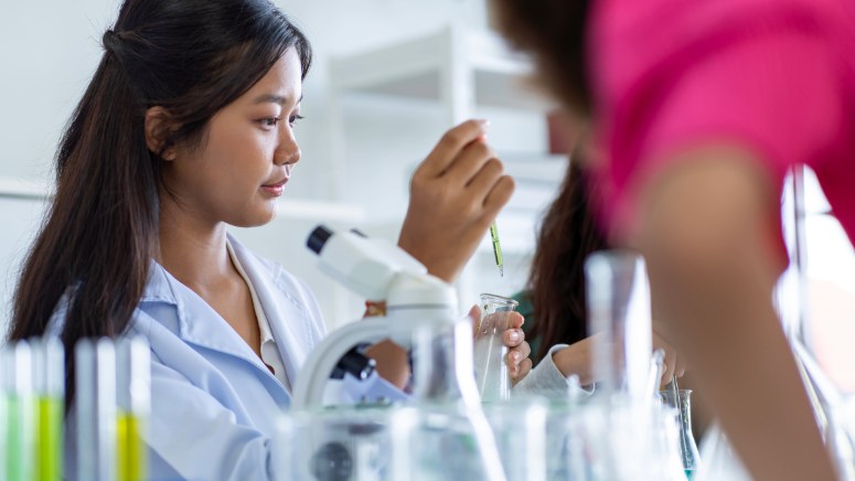 análise em laboratório para mapeamento genético pela Unimed