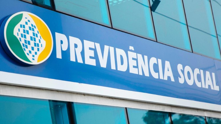 suspende julgamento do STF sobre aposentadoria por invalidez