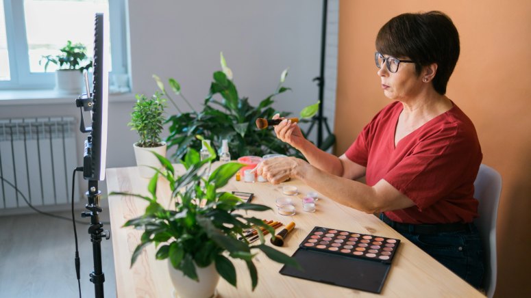 quem tem direito à revisão das atividades concomitantes no INSS