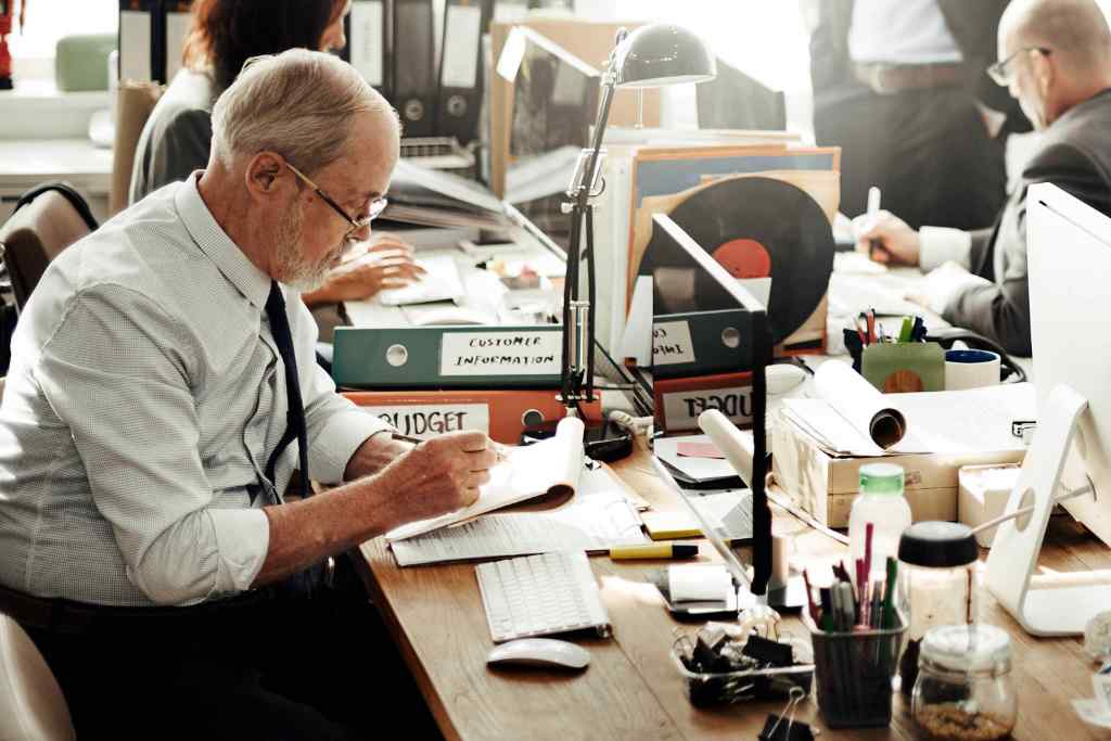 Câmara aprova proposta que regulamenta aposentadoria compulsória de empregados públicos aos 75 anos