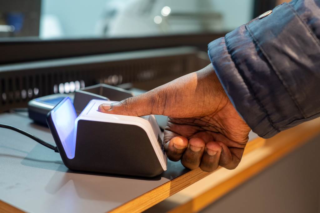 INSS dá prazo de 30 dias para segurado fazer biometria sob pena de perder pedido de aposentadoria