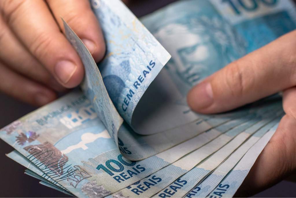 salário mínimo 2027 pode chegar a R$ 1.741